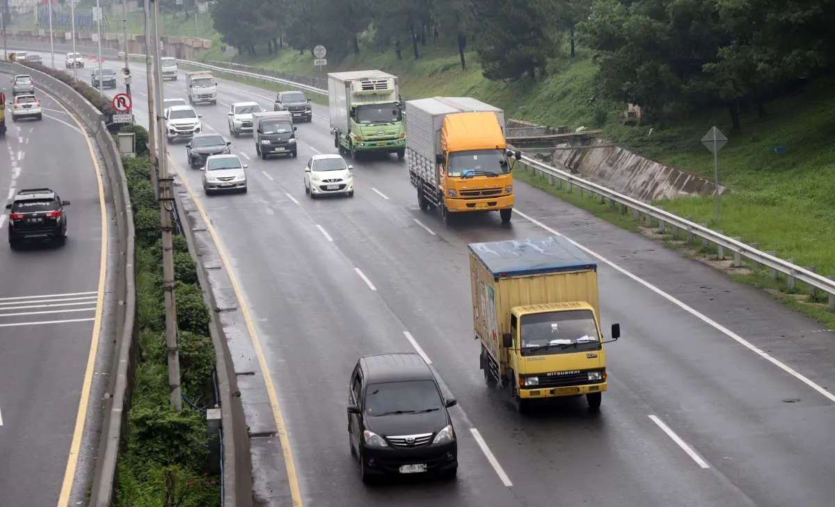 Asosiasi Minta Pemerintah Pertimbangkan Kebijakan Pembatasan Lalin Truk Logistik